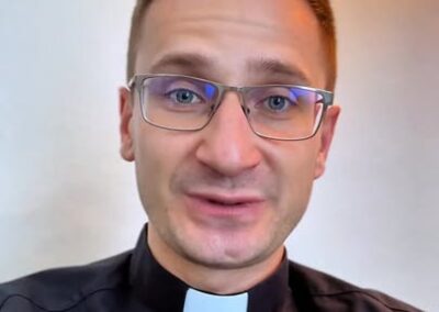 🔥 Rozpal serce i nieś dalej Światło! 🔥 Zapraszamy Cię na REKOLEKCJE ZIMOWE 6–7 marca. To będzie